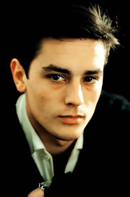 �����������ĵ�Ӱ��Ʒ�ϼ�